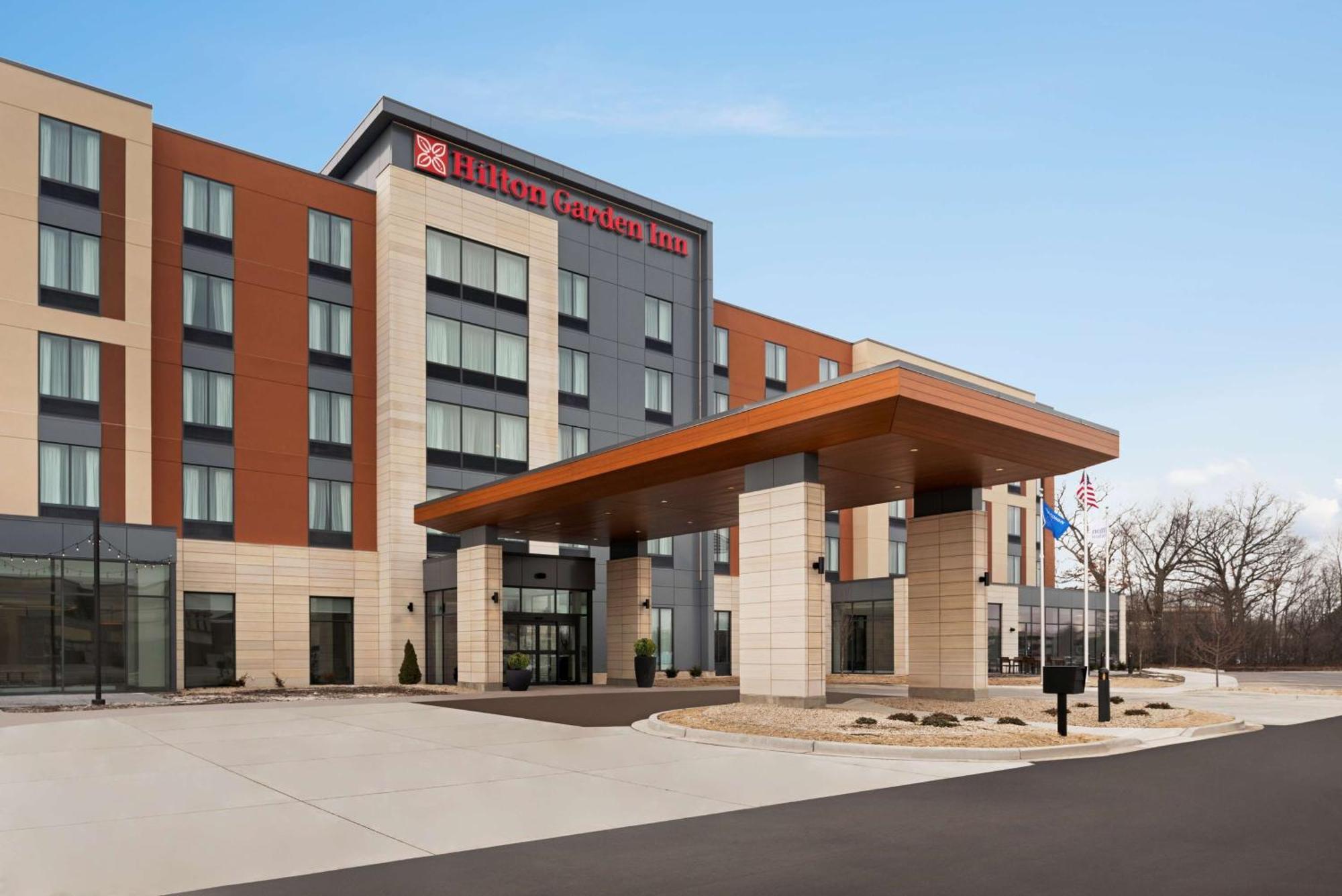 Hilton Garden Inn Milwaukee Brookfield Conference Center Экстерьер фото