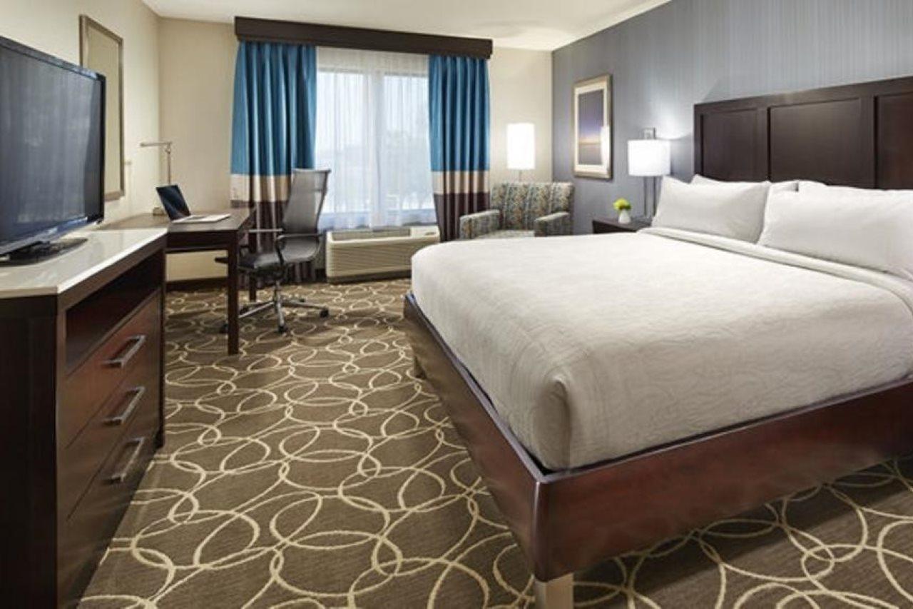 Hilton Garden Inn Milwaukee Brookfield Conference Center Экстерьер фото